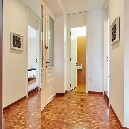 Presernova With Private Parking 아파트 *